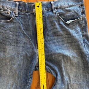 Lucky Brand jeans light wash 36 x 32 181 Relaxed Straight